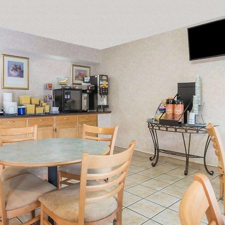 Days Inn By Wyndham Lenox Ma Εξωτερικό φωτογραφία