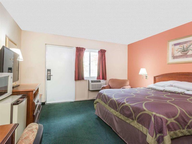 Days Inn By Wyndham Lenox Ma Εξωτερικό φωτογραφία