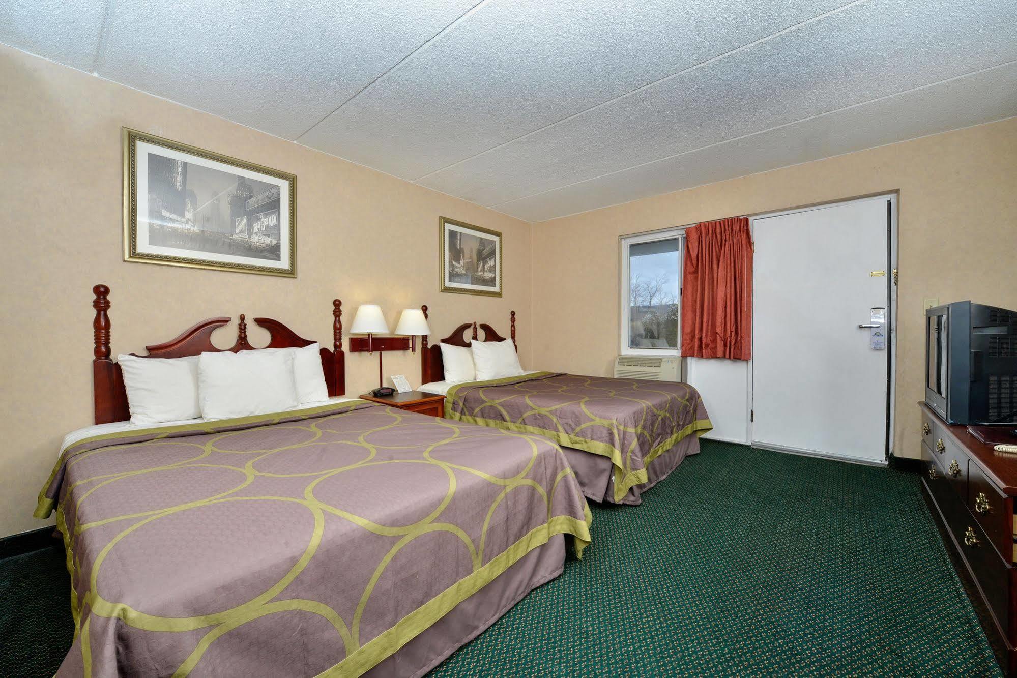 Days Inn By Wyndham Lenox Ma Εξωτερικό φωτογραφία