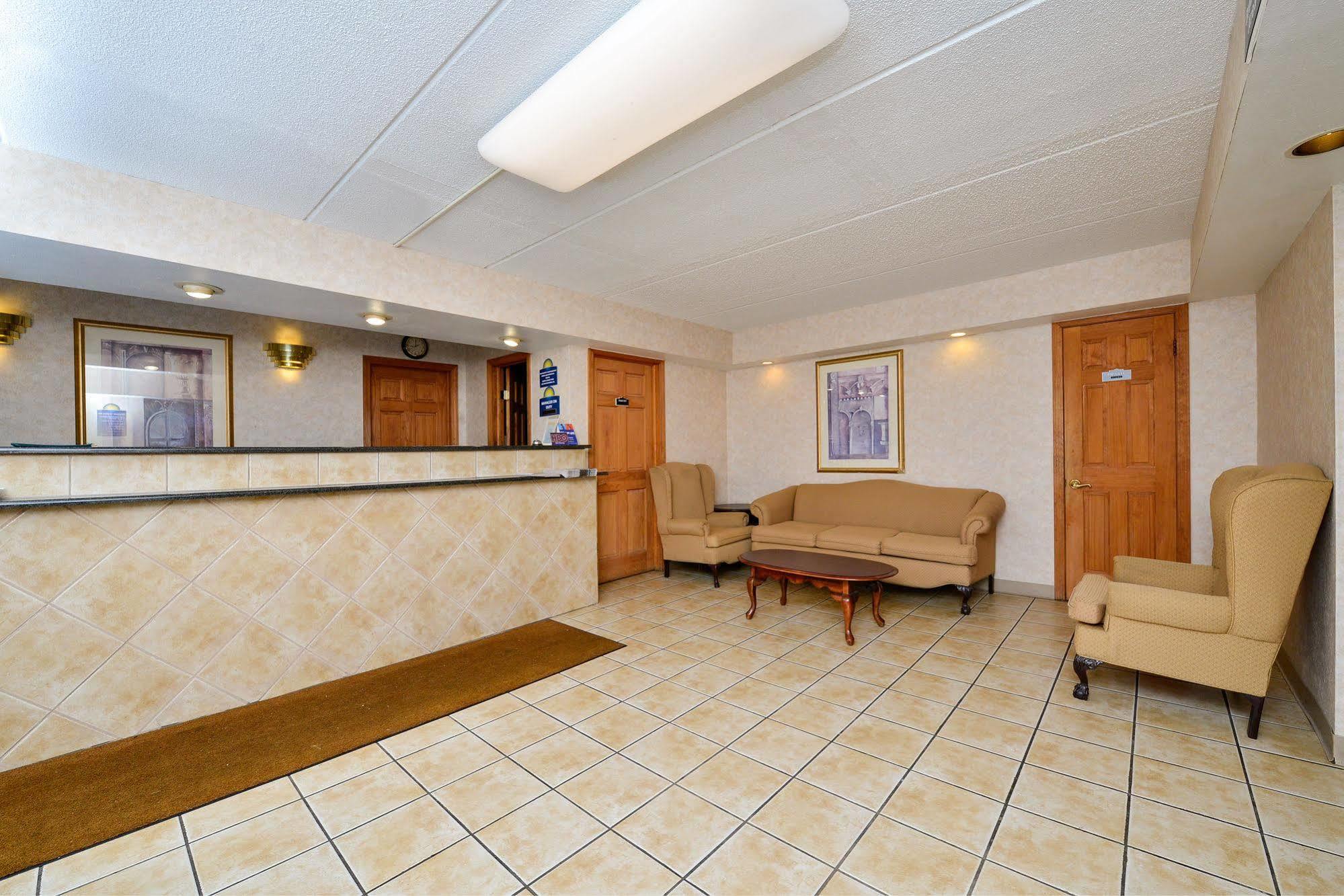 Days Inn By Wyndham Lenox Ma Εξωτερικό φωτογραφία