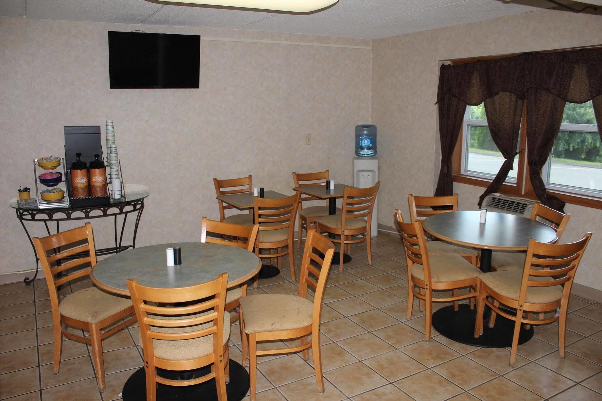 Days Inn By Wyndham Lenox Ma Εξωτερικό φωτογραφία