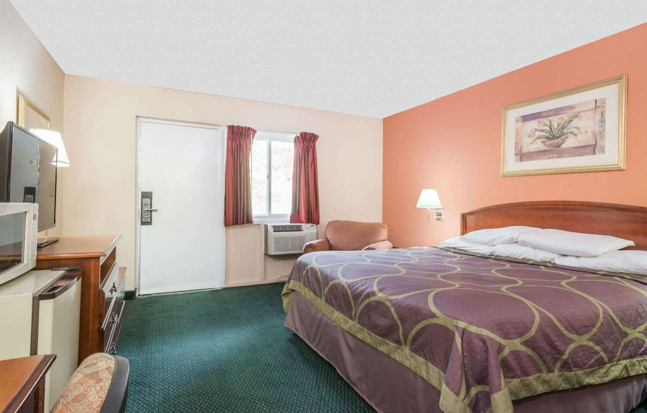 Days Inn By Wyndham Lenox Ma Εξωτερικό φωτογραφία